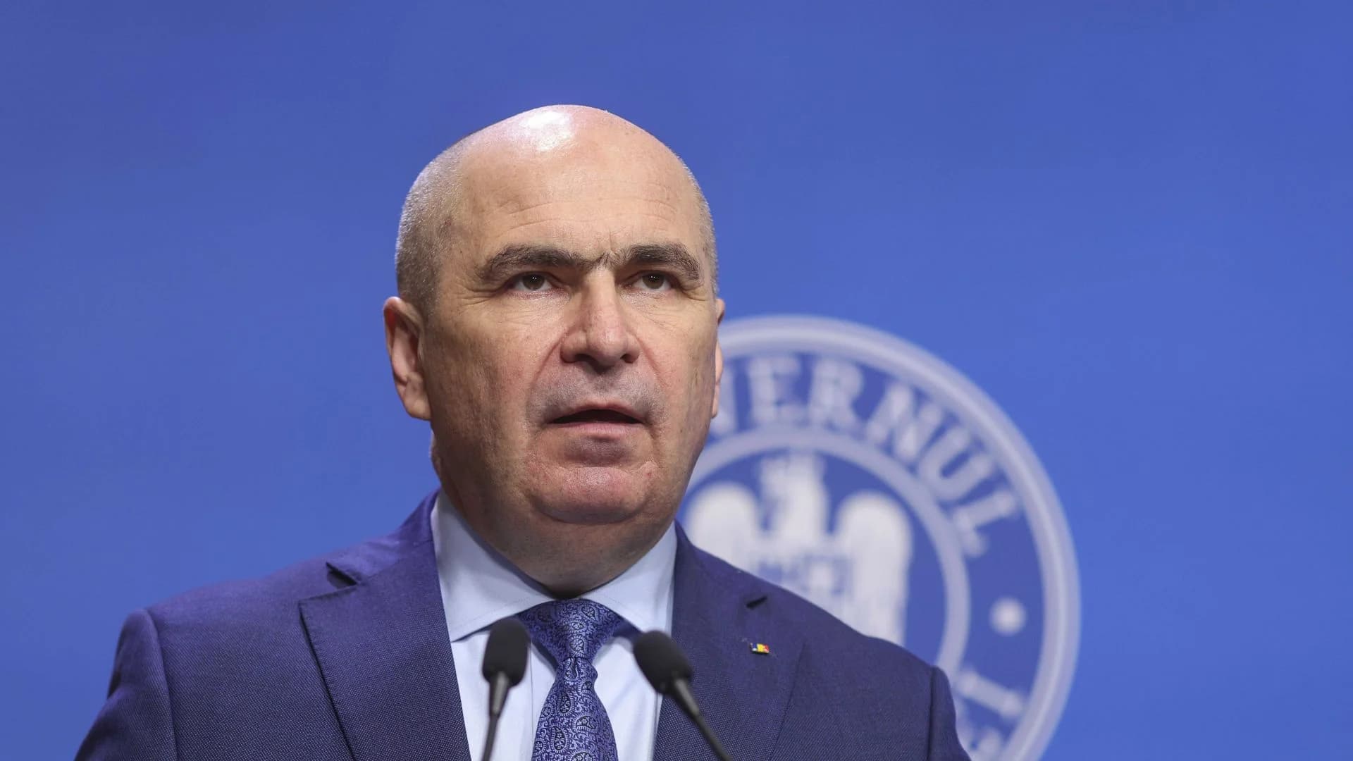 Bolojan trage semnalul de alarmă pe PNRR: primarii, convocați de urgență pentru proiectele cu bani europeni