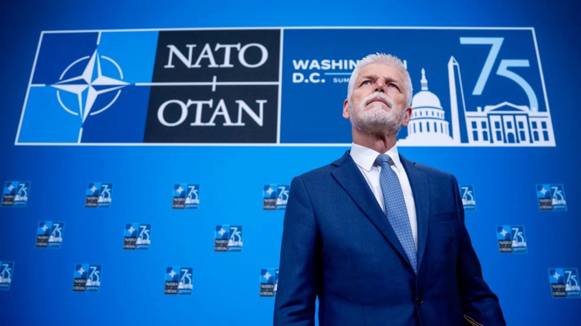 Președintele Cehiei cere NATO să fie mai dură cu Rusia: „Să-și arate colții”